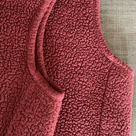 Oiselle AT fleece vest (L) - Picture 6 of 8